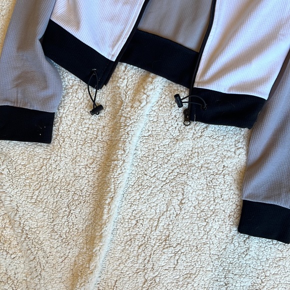 Guess zip up jacket with with draw string waist - Picture 3 of 7